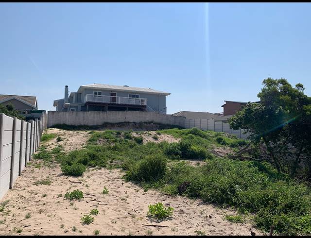700M² VACANT LAND FOR SALE IN PARADISE BEACH